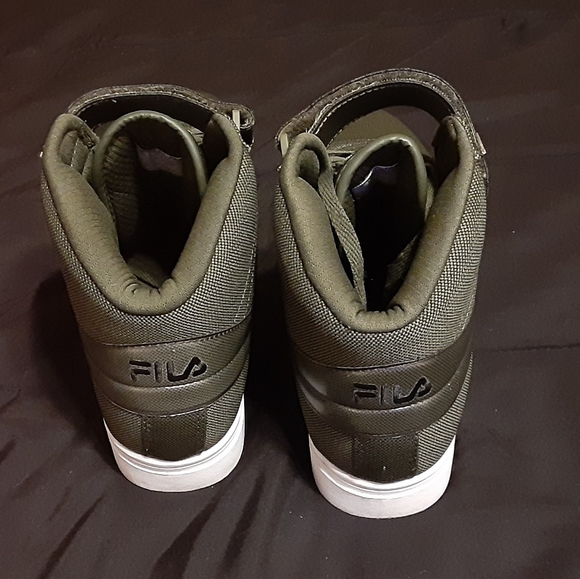 Fila - Picture 5 of 6